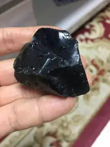  陨石黑钻石有懂的帮忙看看