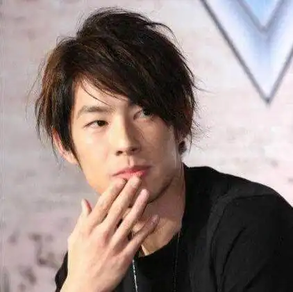 过气的明星萧亚轩被蔡依林秒杀,朱孝天俨然成了油腻大叔  过气的明星萧亚轩被蔡依林秒杀,朱孝天俨然成了油腻大叔