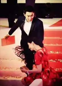  陈乔恩范冰冰梁咏琪,盘点明星搞笑摔倒瞬间