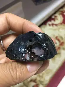  陨石黑钻石有懂的帮忙看看