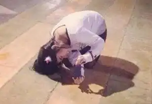 搞笑gif趣图真正的武林高手,是不需要任何武器的  搞笑gif趣图真正的武林高手,是不需要任何武器的