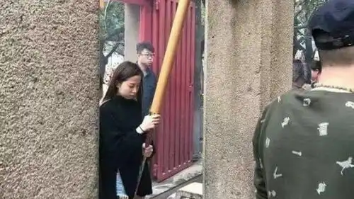 着急搞笑图片求姻缘