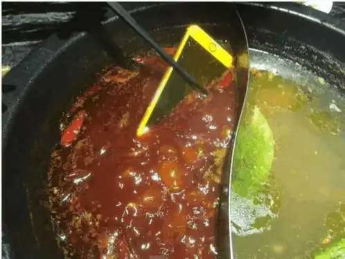  搞笑gif动图这人要是喝多了,没有什么事是他们干不出来的