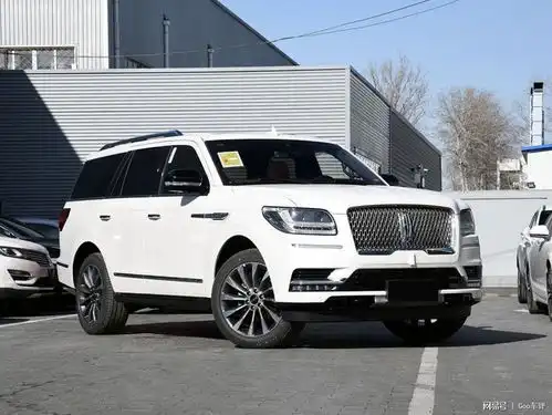  被公认最耗油的suv,车重2.8吨,百公里油耗17l