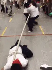 搞笑gif这是什么情况不会好好走路吗  搞笑gif这是什么情况不会好好走路吗