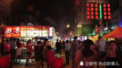  当地摊经济热火朝天的时候,官媒给地摊降温