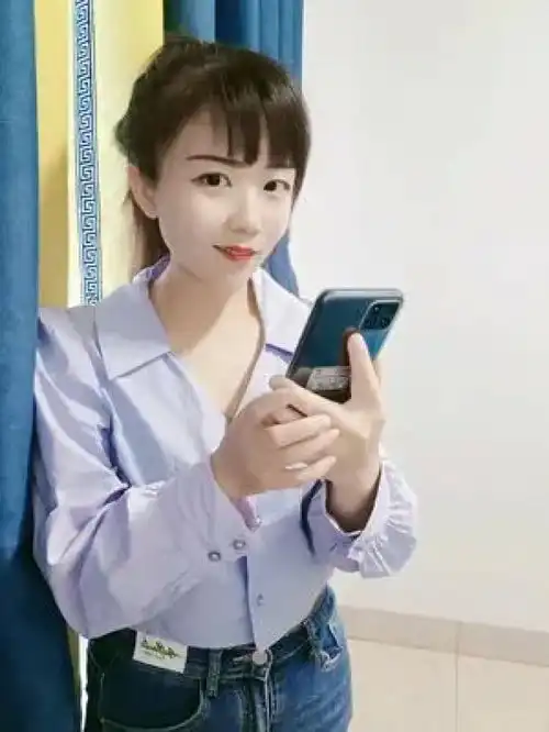  靓仔,看你往哪里跑搞笑视频感谢那些默默给我点赞的人刷到了就是缘分小姐姐很皮