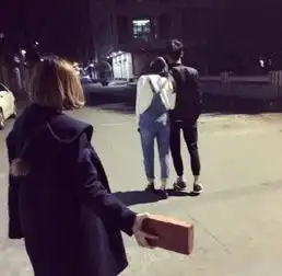  搞笑图片敢抢我男票,先吃老娘一板砖