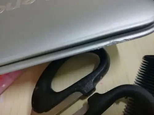  电脑被刮坏了一块怎么办你们知道怎么修复吗