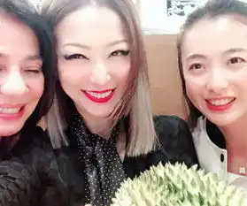  组图郑秀文庆生钟楚红谭咏麟道贺豪门阔太甘比面色红润笑容甜