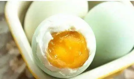  咸鸭蛋蛋黄周围发黑