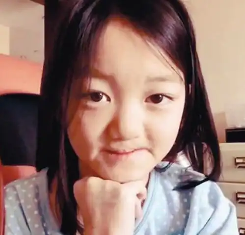  有其父必有其子郭麒麟与宋轶拍吻戏太搞笑,看郭德纲吻戏能笑瘫
