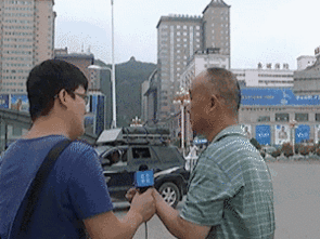  咋看延安这个后生翻栏杆多拘劲