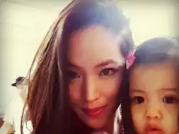 吴建豪娇妻私照曝光时而甜美时而妩媚  吴建豪娇妻私照曝光时而甜美时而妩媚