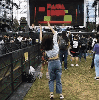  搞笑gif天是好天,就是风有点不正经