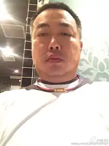  瑜伽减肥照遭恶搞刘国梁秒变美少女战士