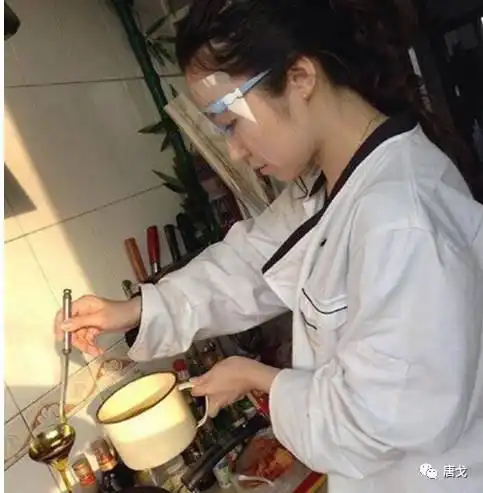  肥唐说为了争夺抚养权,父亲亲手杀自己四孩子
