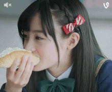  搞笑gif妹子,你以为鸭子是可以随便带走的