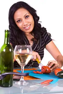 美女在厨房做饭  美女在厨房做饭