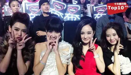 baby为杨幂庆生配图却裁掉倪妮场面很尴尬贵圈无真情  baby为杨幂庆生配图却裁掉倪妮场面很尴尬贵圈无真情