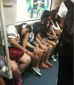  妹子一定是练舞的吧