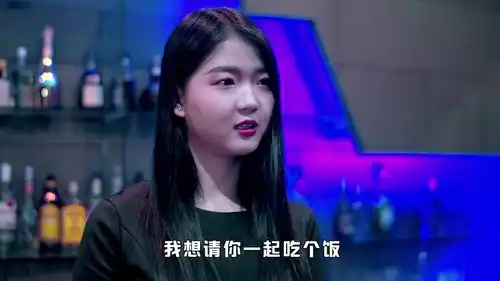  搞笑小伙苦苦追求夜店女神,没想到他另有所谋,看完笑傻了
