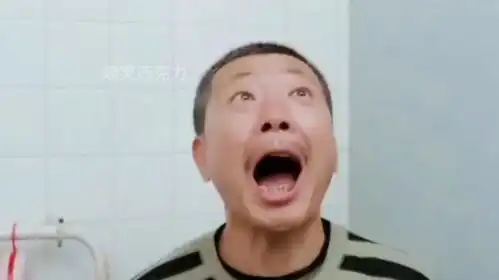  盘点影视神操作爆笑片段,美女着急上厕所,于是去了男洗手间