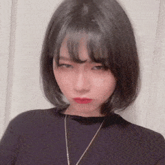  搞笑gif趣图就这样静静地看她装杯