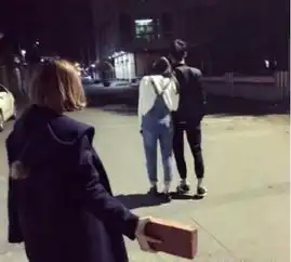  放开我,快点放开我,我要追求我的真爱