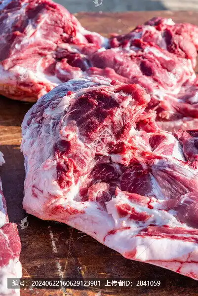  中国农村大集上的生猪肉五花肉图片素材新媒体用图设计素材下载
