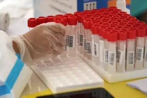  街头核酸采样亭启用3周好评不断今起,检测费用下调