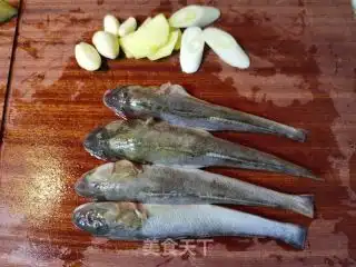  酱炖海鲶鱼的做法酱炖海鲶鱼怎么做五加五左左的菜谱