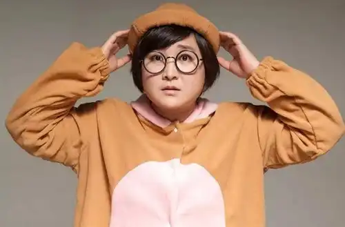  贾玲演员之路的缔造者是谁其实就是贾玲的这位亲人,你知道是谁吗
