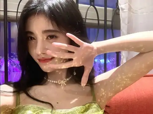  鞠婧祎自曝身高159,和162的吴昕站一起,谁身高掺假一目了然