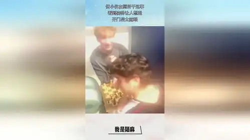  俩小伙在厕所干这事,看到姿势让人想歪,开门后太辣眼