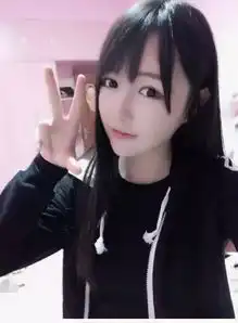 女票,过年了红红的感觉真的很温暖啊  女票,过年了红红的感觉真的很温暖啊