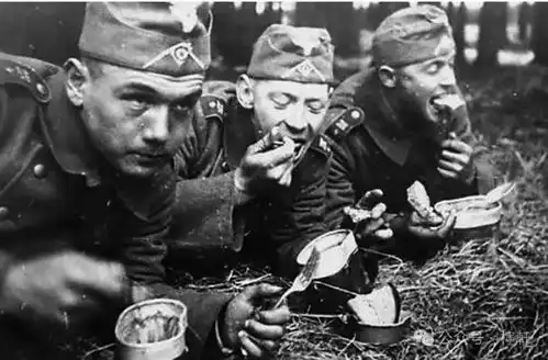 黑色幽默的战争之17面包连队  黑色幽默的战争之17面包连队