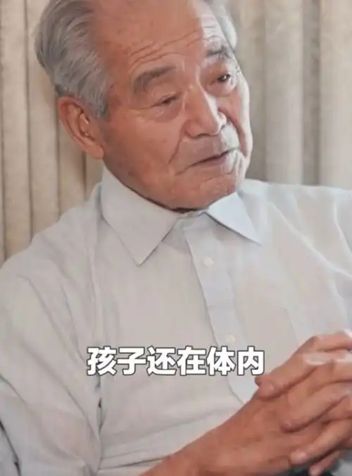  原731部队成员清水英男双手合十谢罪,连孕妇和婴儿都不放过