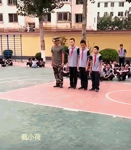 搞笑gif趣图新娘子回眸一笑,感觉像泥石流崩塌  搞笑gif趣图新娘子回眸一笑,感觉像泥石流崩塌