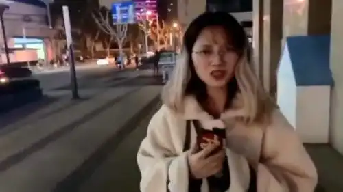  小姑娘的搞笑日常给异地恋女友惊喜,却撞破女友的秘密