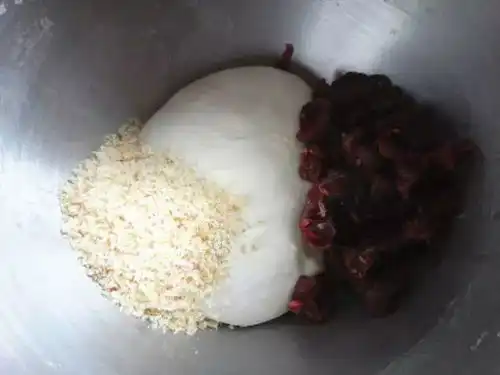  风靡宝岛的网红玫瑰荔枝面包