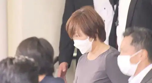  千万安保不如保安,安倍晋三倒下美女保镖很慌张,漏洞百出被群嘲