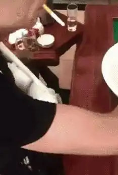  笑多了会怀孕妹子啊,旁边没人,你直接躺着睡吧