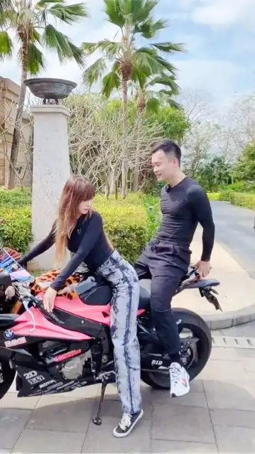 搞笑动态美女图片大全发