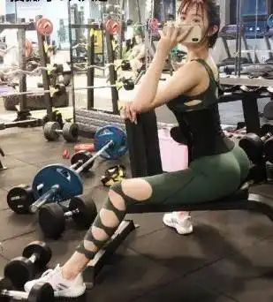  搞笑gif趣图我就是想耍个帅,这到底是哪里飞过来的球啊