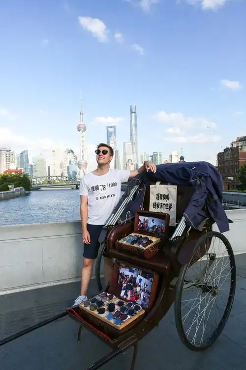  幽默橘喵自从国家支持地摊经济,各路人马是纷纷出动