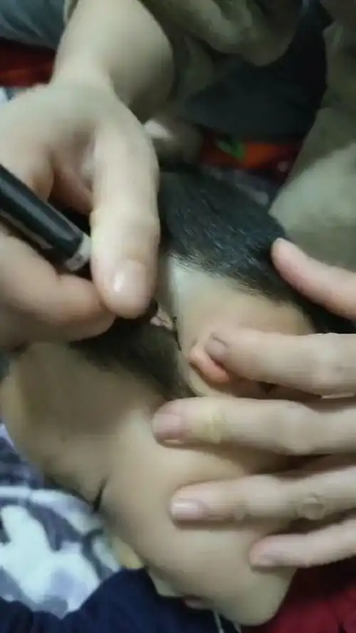  儿子头发剃豁了,赶紧想办法补救一下,不知道这样行不行