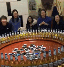 搞笑的动态图趣图这个婚车装饰的不错  搞笑的动态图趣图这个婚车装饰的不错