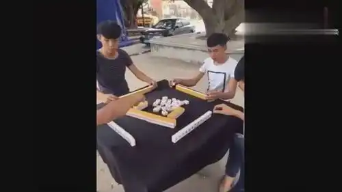  公鸡叫群主发红包,看一次笑一次
