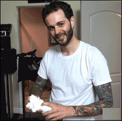 gif搞笑趣图大哥,你的车出问题了,还是赶快去维修吧  gif搞笑趣图大哥,你的车出问题了,还是赶快去维修吧